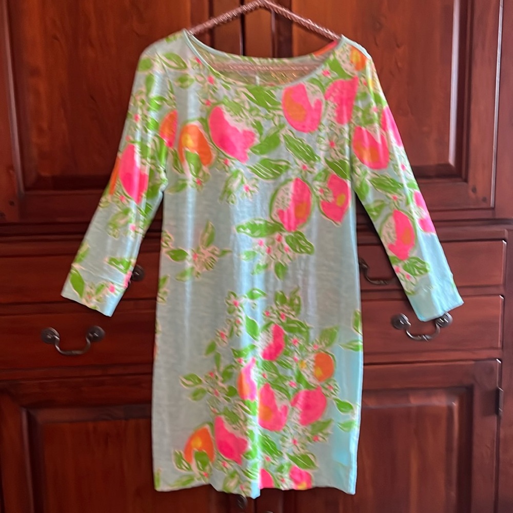 Lily Pulitzer dress size Medium.